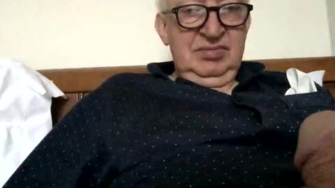 hotmuff99 online show from 11/14/25, 08:57