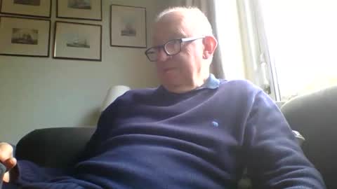 hotmuff99 online show from 11/24/25, 09:09