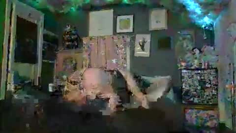 hotpocketzzz8583 online show from 11/19/25, 04:56