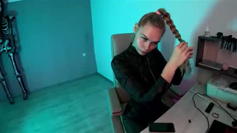 Snapshot of hotprincess2hot chatting on 11/11/25, 11:10 hotprincess2hot online show from 11/11/25, 11:10