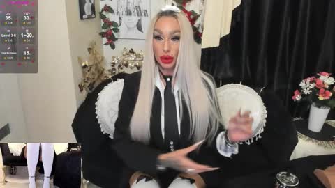 Snapshot of hotred69xxx chatting on 10/17/25, 04:31 Delya- online show from 10/17/25, 04:31