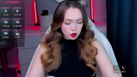 hello Im Eva online show from 10/07/25, 12:02