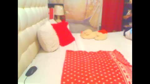 Snapshot of hottesa2019 chatting on 10/14/25, 10:38 THEONE online show from 10/14/25, 10:38