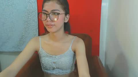 Snapshot of hottestdella69 chatting on 10/11/25, 05:28 hottestdella69 online show from 10/11/25, 05:28