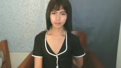 Snapshot of hottestdella69 chatting on 10/29/25, 03:47 hottestdella69 online show from 10/29/25, 03:47