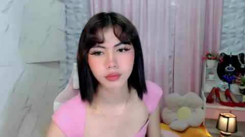 Snapshot of hottestdella69 chatting on 11/24/25, 03:34 hottestdella69 online show from 11/24/25, 03:34