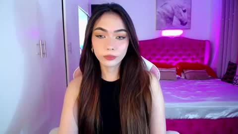Snapshot of hottie_lexie chatting on 02/25/25, 08:14 LEXIE- dont forget to give me thumbs up online show from 02/25/25, 08:14
