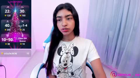 Snapshot of hottie_veronica chatting on 01/02/25, 10:33 Veronica independent model online show from 01/02/25, 10:33