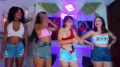 hotties_kittens18 online show from 10/09/25, 04:05