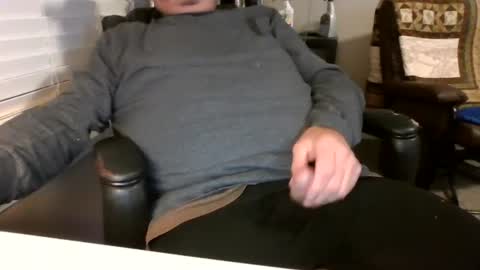 Snapshot of hottop_1981 chatting on 12/13/24, 03:05 Hottop 1981 online show from 12/13/24, 03:05