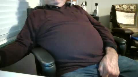 Snapshot of hottop_1981 chatting on 12/26/24, 12:14 Hottop 1981 online show from 12/26/24, 12:14