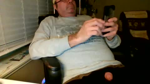 Snapshot of hottop_1981 chatting on 02/04/25, 12:40 Hottop 1981 online show from 02/04/25, 12:40
