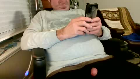 Snapshot of hottop_1981 chatting on 02/11/25, 02:14 Hottop 1981 online show from 02/11/25, 02:14