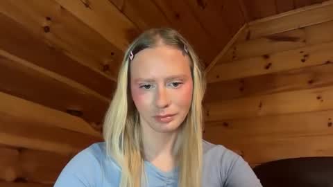 Snapshot of hottransgirlie chatting on 01/19/25, 09:33 HotTransGirlie online show from 01/19/25, 09:33