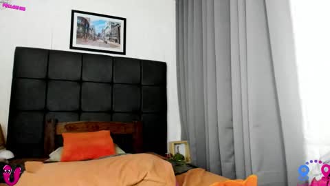 crishinahotty online show from 11/15/25, 02:31