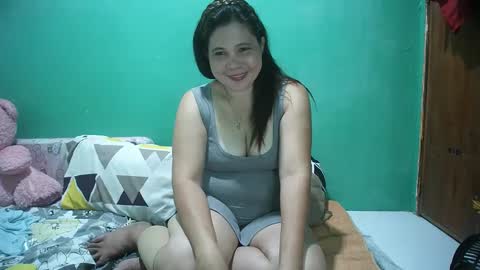 Snapshot of hotwetmommaxxx chatting on 01/11/25, 02:09 hotwetmommaxxx online show from 01/11/25, 02:09