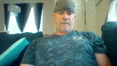 Snapshot of hotyummycock69 chatting on 10/11/25, 02:37 hotyummycock69 online show from 10/11/25, 02:37