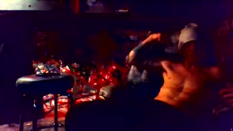 Snapshot of howbowdadareboy33 chatting on 01/21/25, 08:19 ask me online show from 01/21/25, 08:19