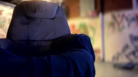 Snapshot of howbowdadareboy33 chatting on 09/21/25, 09:00 ask me online show from 09/21/25, 09:00