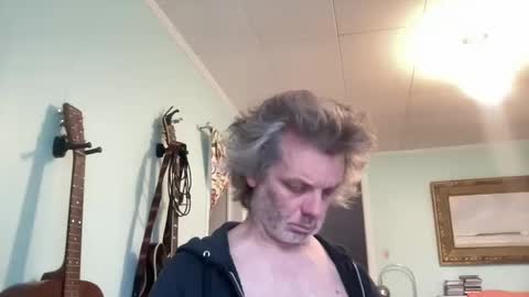 howlingatnothing online show from 11/18/25, 12:53