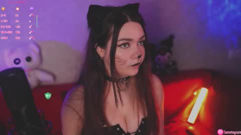 Mia online show from 10/19/25, 05:35