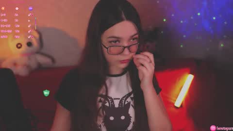 Mia online show from 10/22/25, 04:51