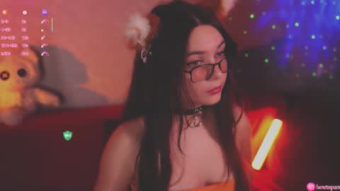 Mia online show from 10/23/25, 05:01