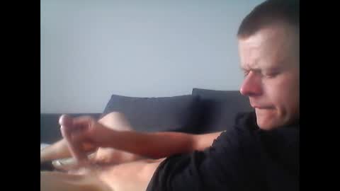 hubikush22 online show from 10/22/25, 02:50