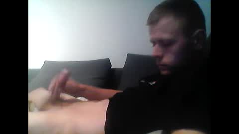 hubikush22 online show from 10/27/25, 04:55