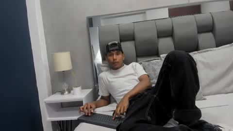 Snapshot of hudson_beasley chatting on 10/17/25, 11:35 Hudson Beasley online show from 10/17/25, 11:35