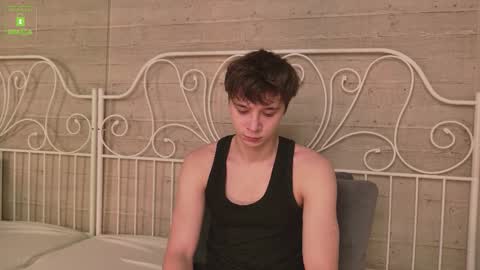 Snapshot of hugebangins_ chatting on 11/06/25, 04:24 ANTHONY online show from 11/06/25, 04:24