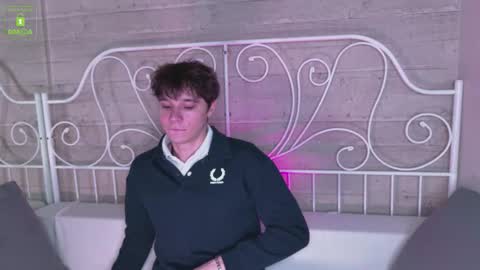 Snapshot of hugebangins_ chatting on 11/08/25, 04:34 ANTHONY online show from 11/08/25, 04:34