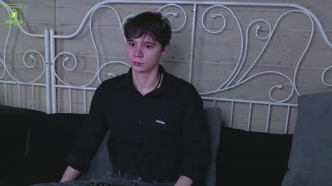 Snapshot of hugebangins_ chatting on 11/09/25, 04:55 ANTHONY online show from 11/09/25, 04:55