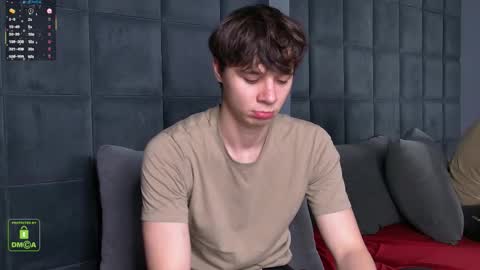 Snapshot of hugebangins_ chatting on 11/20/25, 04:23 ANTHONY online show from 11/20/25, 04:23