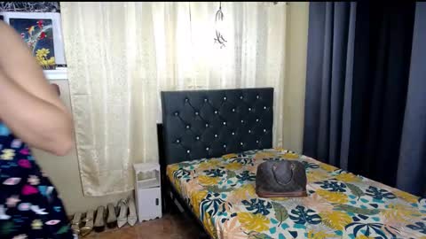 hugejuicyhotdog online show from 11/23/25, 05:24