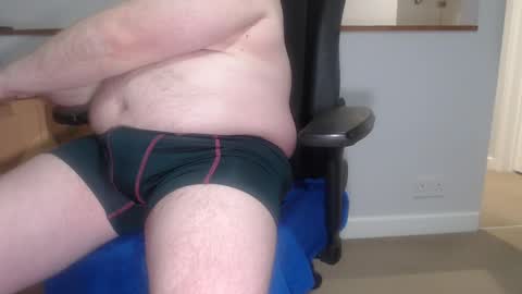 Snapshot of huggie_bear69 chatting on 03/05/25, 10:22 Huggie Bear online show from 03/05/25, 10:22