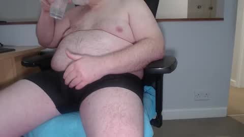 Snapshot of huggie_bear69 chatting on 03/12/25, 08:41 Huggie Bear online show from 03/12/25, 08:41