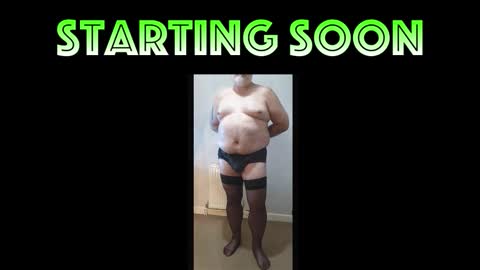 Snapshot of huggie_bear69 chatting on 09/29/25, 06:18 Huggie Bear online show from 09/29/25, 06:18