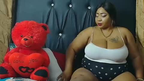 humongoustitss500929 online show from 10/18/25, 06:30