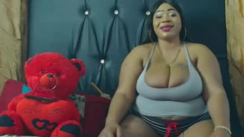 humongoustitss500929 online show from 10/31/25, 12:17