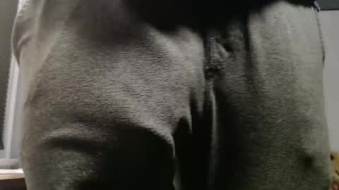 Big uncut cock dripping online show from 11/13/25, 01:59