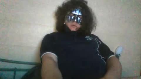 Snapshot of hungbighugecum chatting on 11/20/25, 01:33 funm8 online show from 11/20/25, 01:33