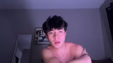 Snapshot of hungc0llegejock chatting on 10/13/25, 03:17 hungc0llegejock online show from 10/13/25, 03:17