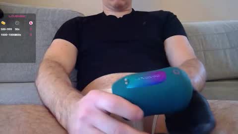 Snapshot of hungking10xl chatting on 10/27/25, 08:40 hungking10xl online show from 10/27/25, 08:40