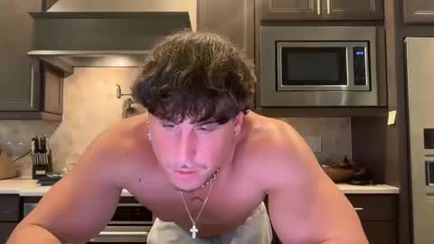 hungkingg22 online show from 10/15/25, 05:13