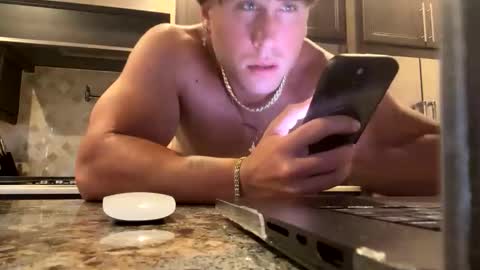 hungkingg22 online show from 11/18/25, 03:49