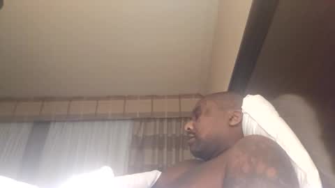 hungluv1 online show from 11/11/25, 04:45