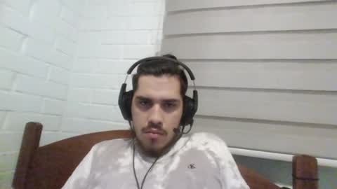 Snapshot of hungweeb chatting on 12/04/24, 01:14 Rod online show from 12/04/24, 01:14