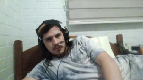 Snapshot of hungweeb chatting on 12/15/24, 04:18 Rod online show from 12/15/24, 04:18