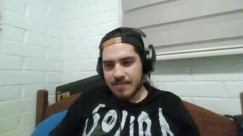 Snapshot of hungweeb chatting on 01/17/25, 01:47 Rod online show from 01/17/25, 01:47